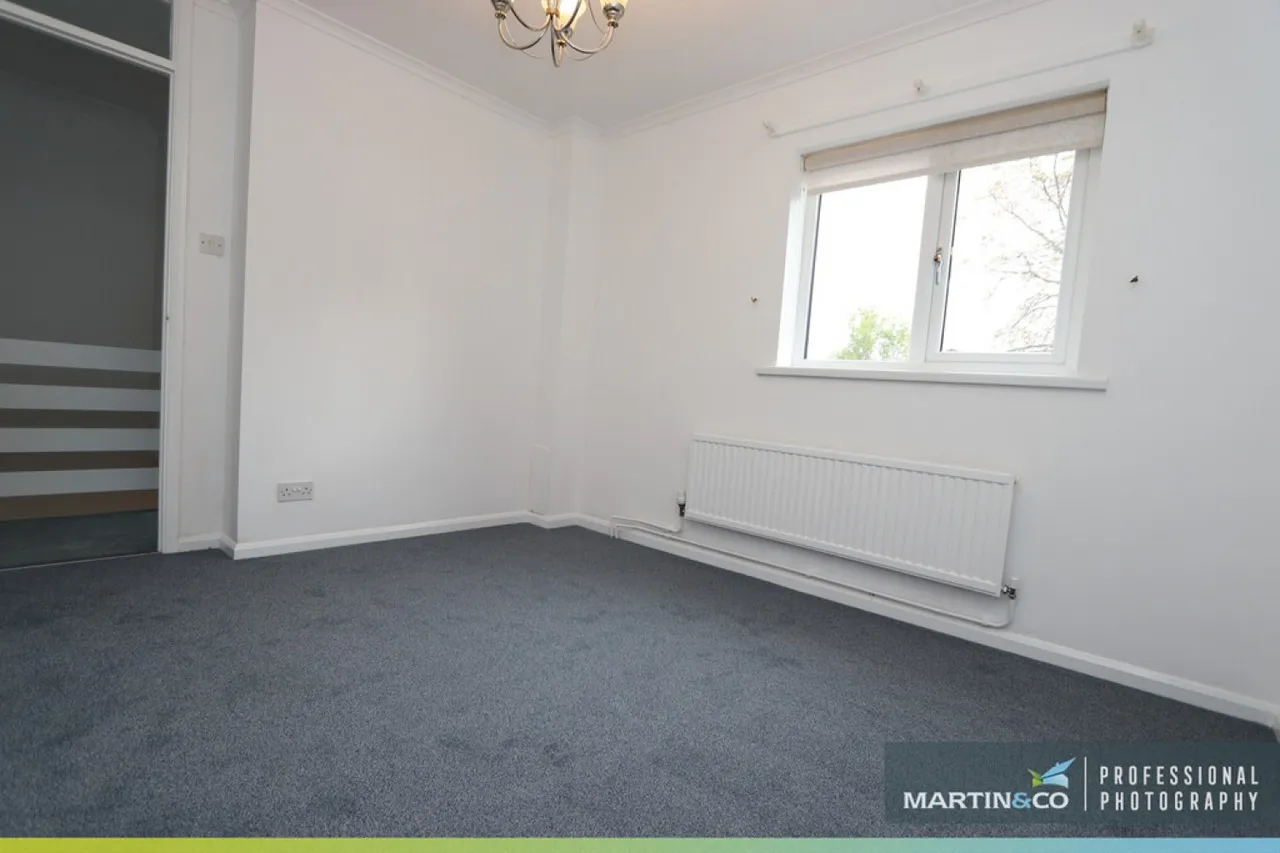Fields Park Road, NP20, photo 20