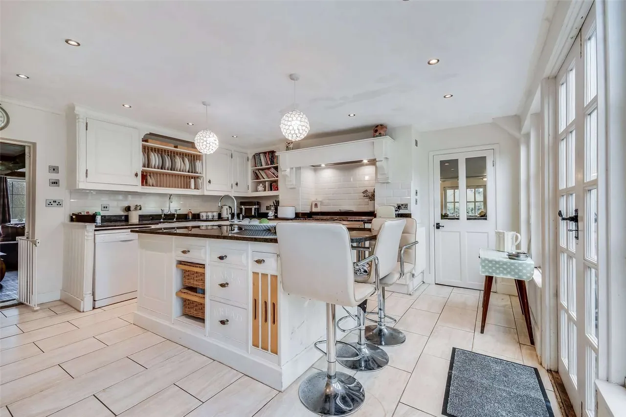 High Roding, Dunmow, Essex, CM6 1NQ, photo 11