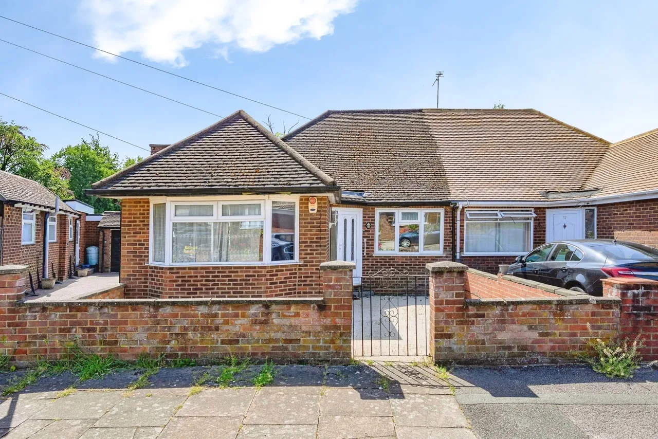 3 bed house for sale — Abingdon Road, LUTON, Bedfordshire, LU4