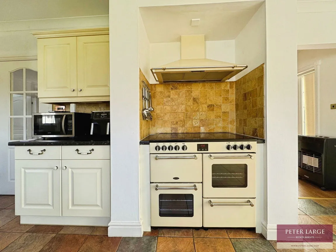 Kendal Road, Kinmel Bay, LL18 5BT, photo 9