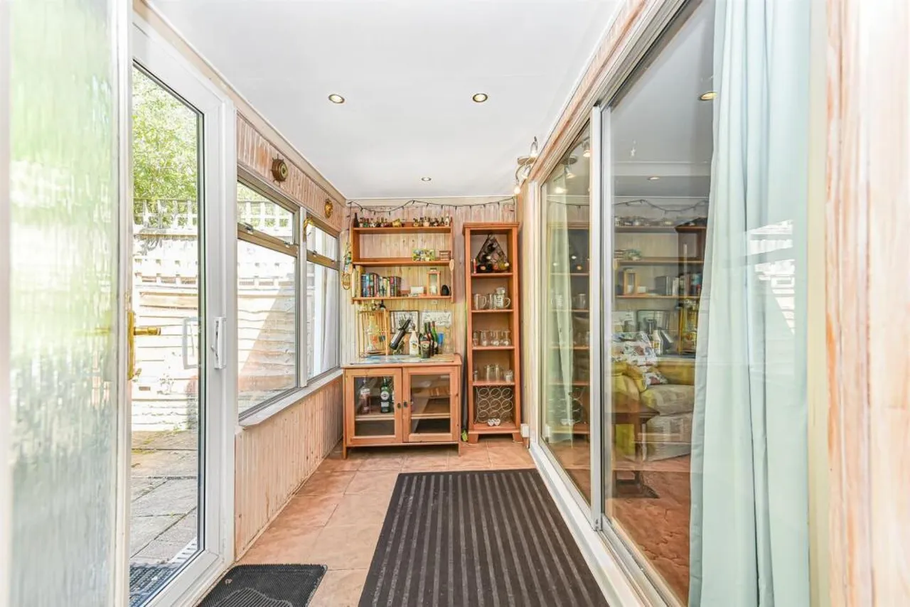 Larkshall Crescent, London, photo 9