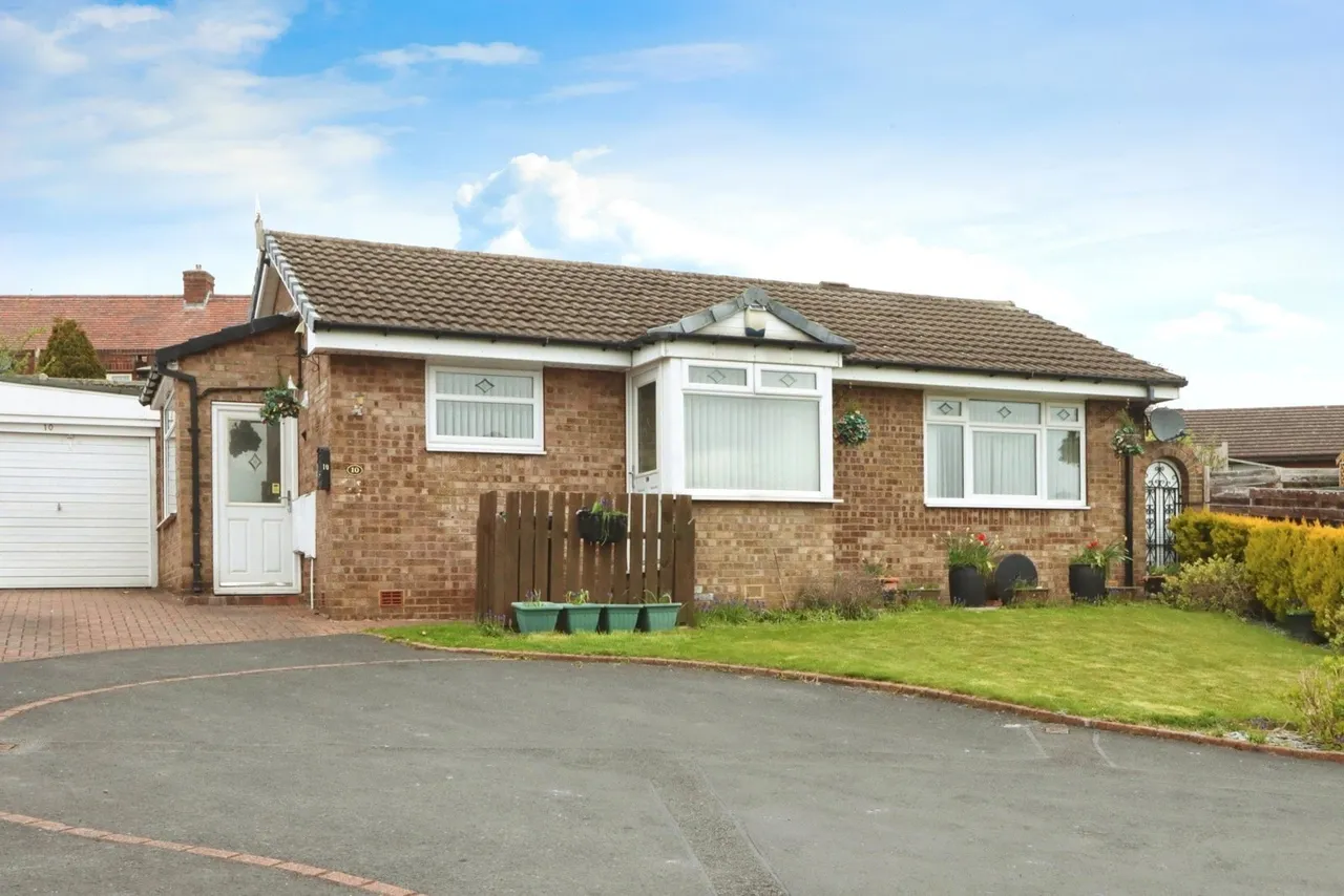 2 bed house for sale — Brookside Close, Sheffield, S12