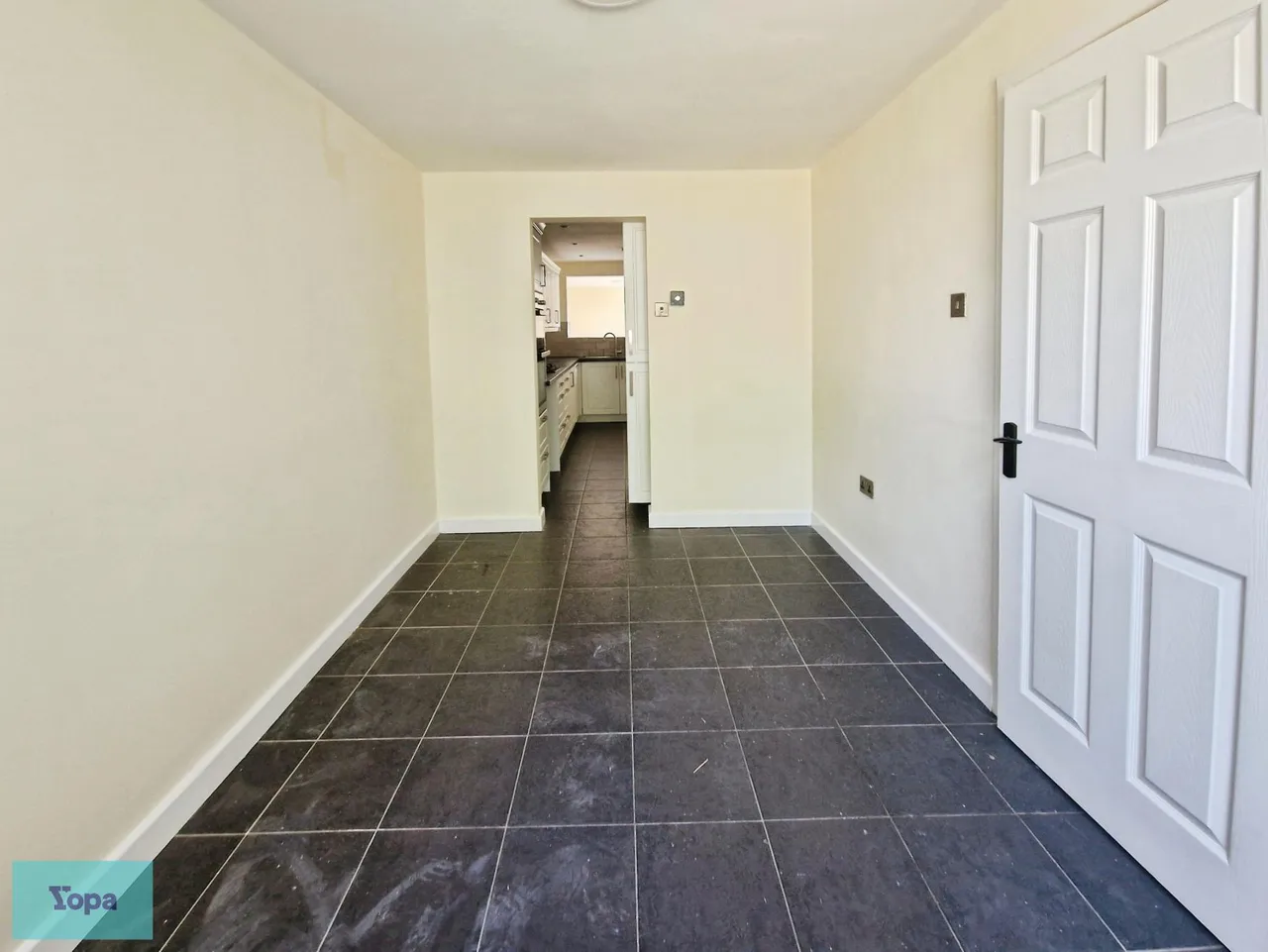 Harvey Close, Finningley, DN9, photo 6