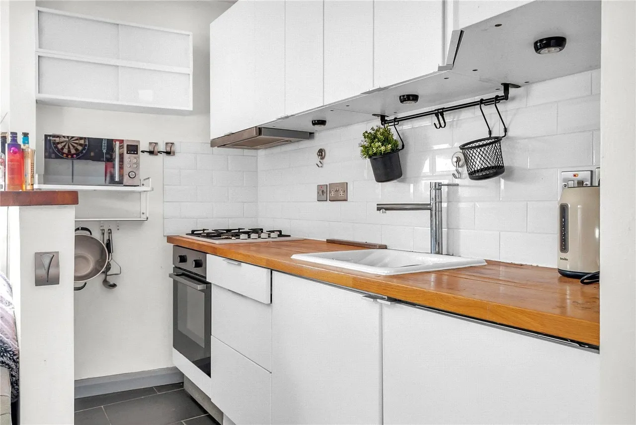 Queenstown Road, London, SW8, photo 4