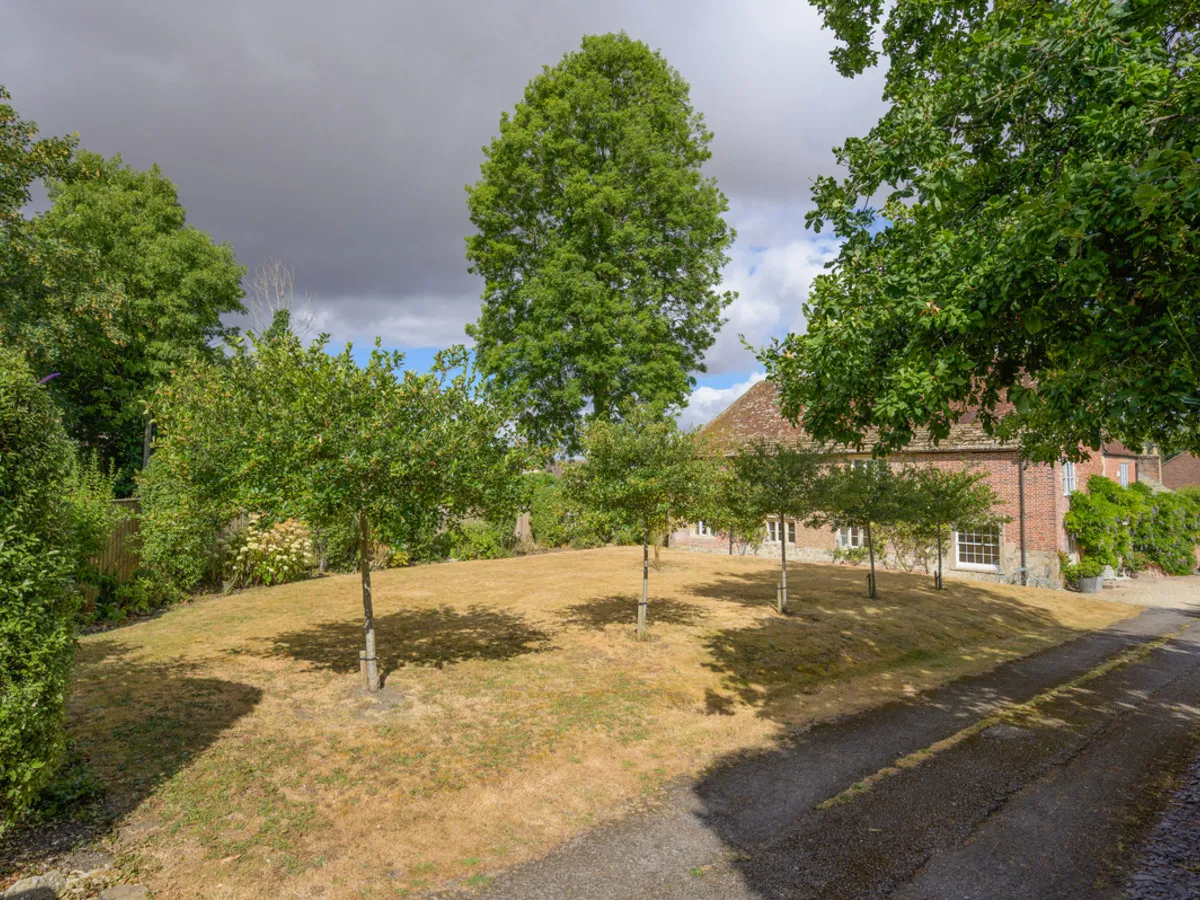 Court Lane, BA13, photo 13