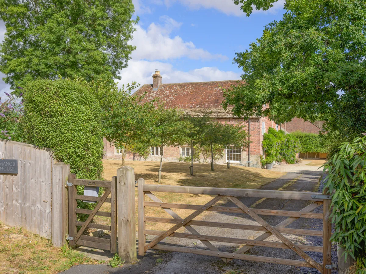 Court Lane, BA13, photo 7