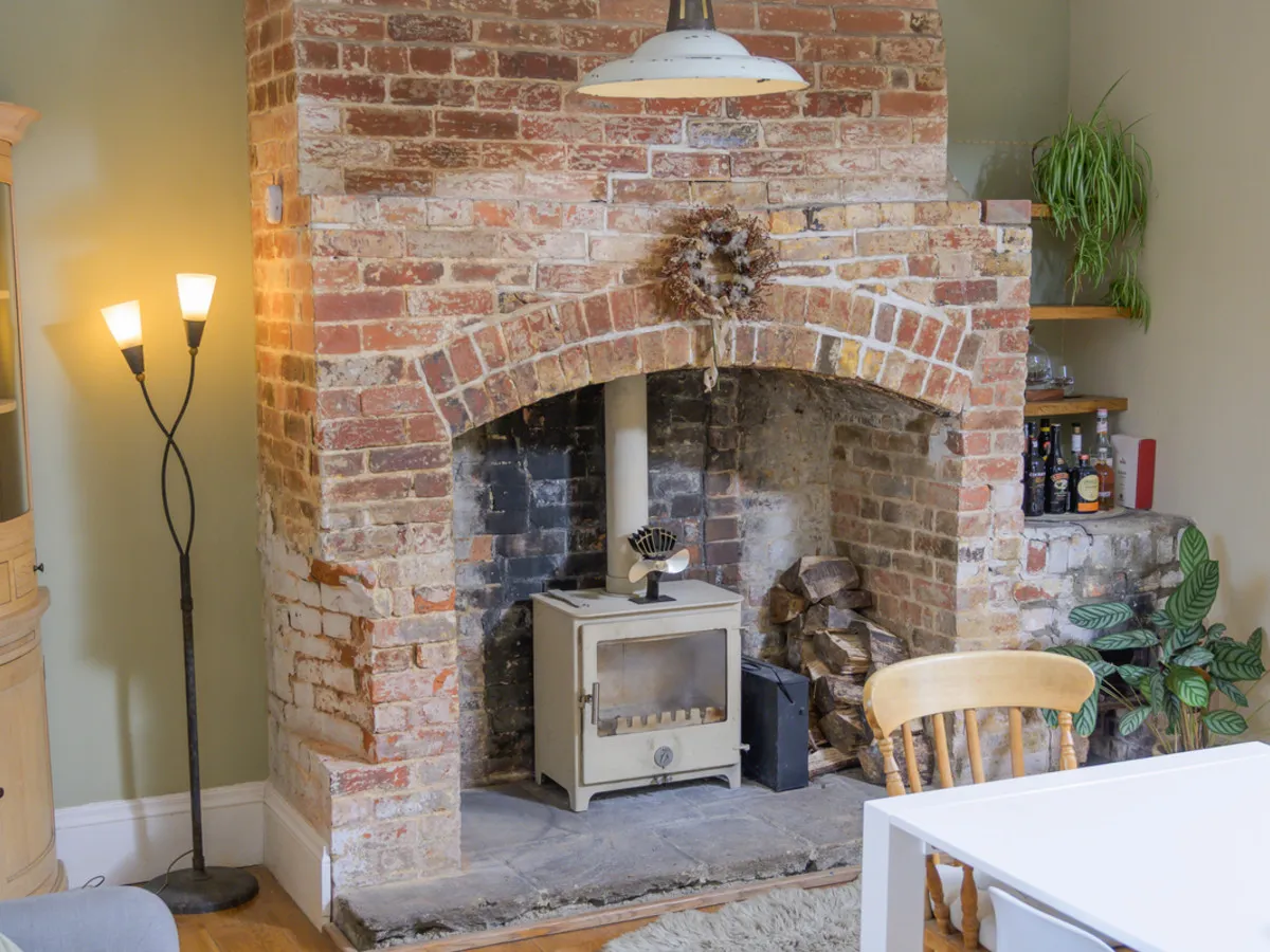 Court Lane, BA13, photo 31