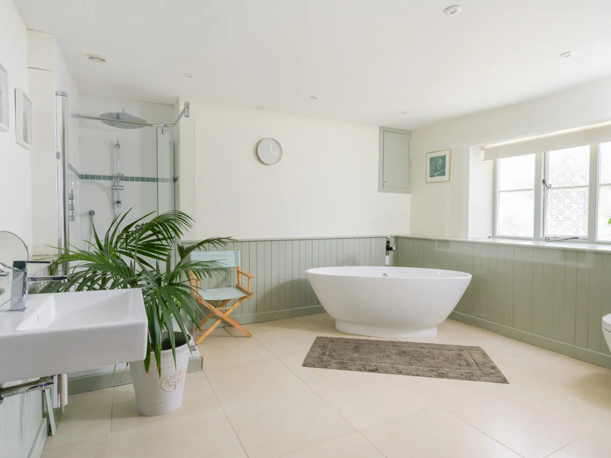 Court Lane, BA13, photo 44
