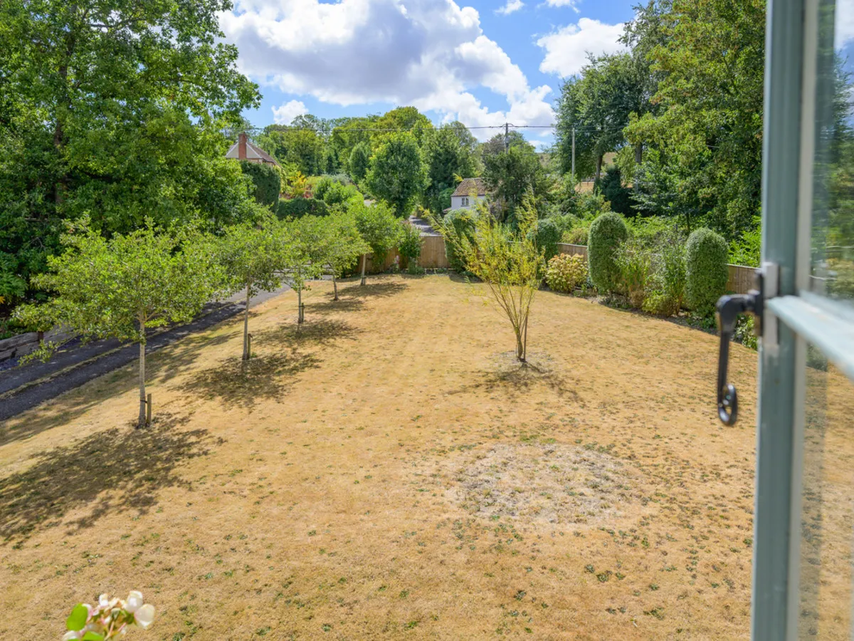 Court Lane, BA13, photo 15