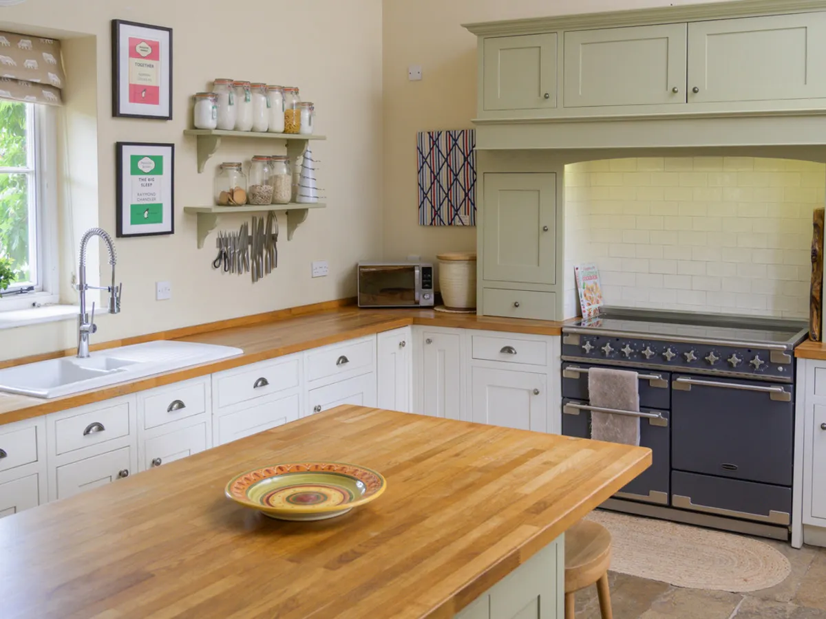 Court Lane, BA13, photo 29