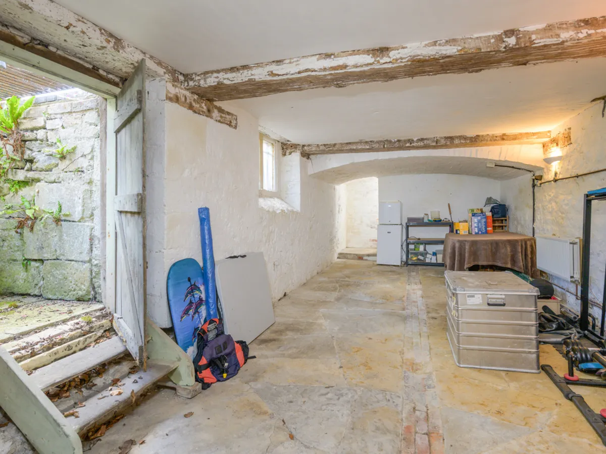 Court Lane, BA13, photo 50