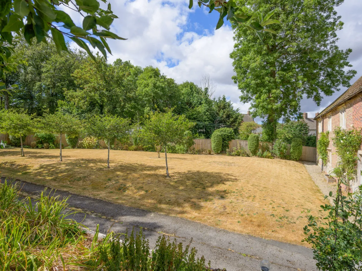 Court Lane, BA13, photo 14