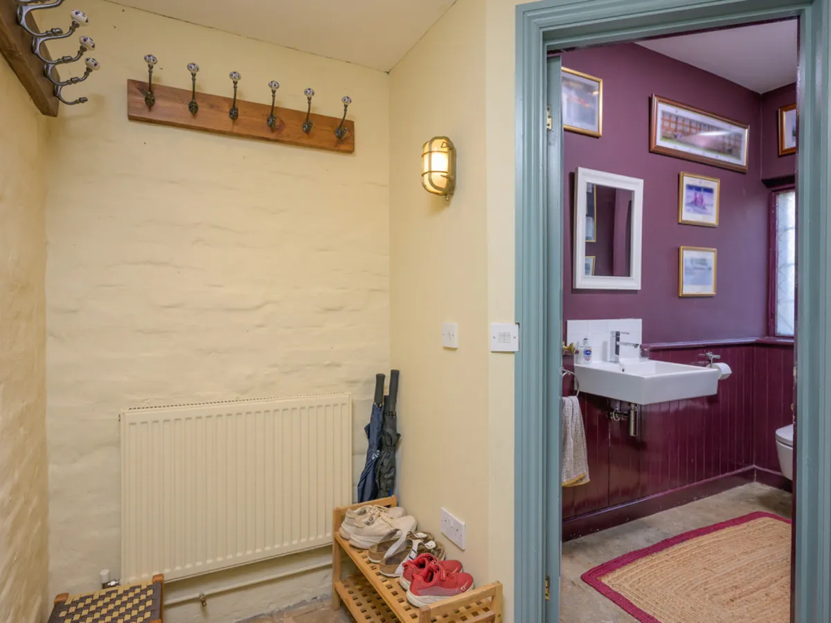 Court Lane, BA13, photo 36