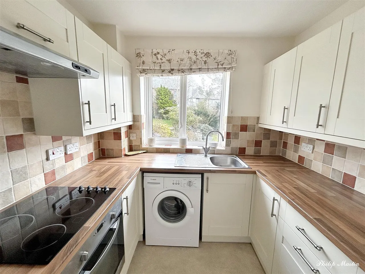 Penhaligon Court, Truro, photo 3