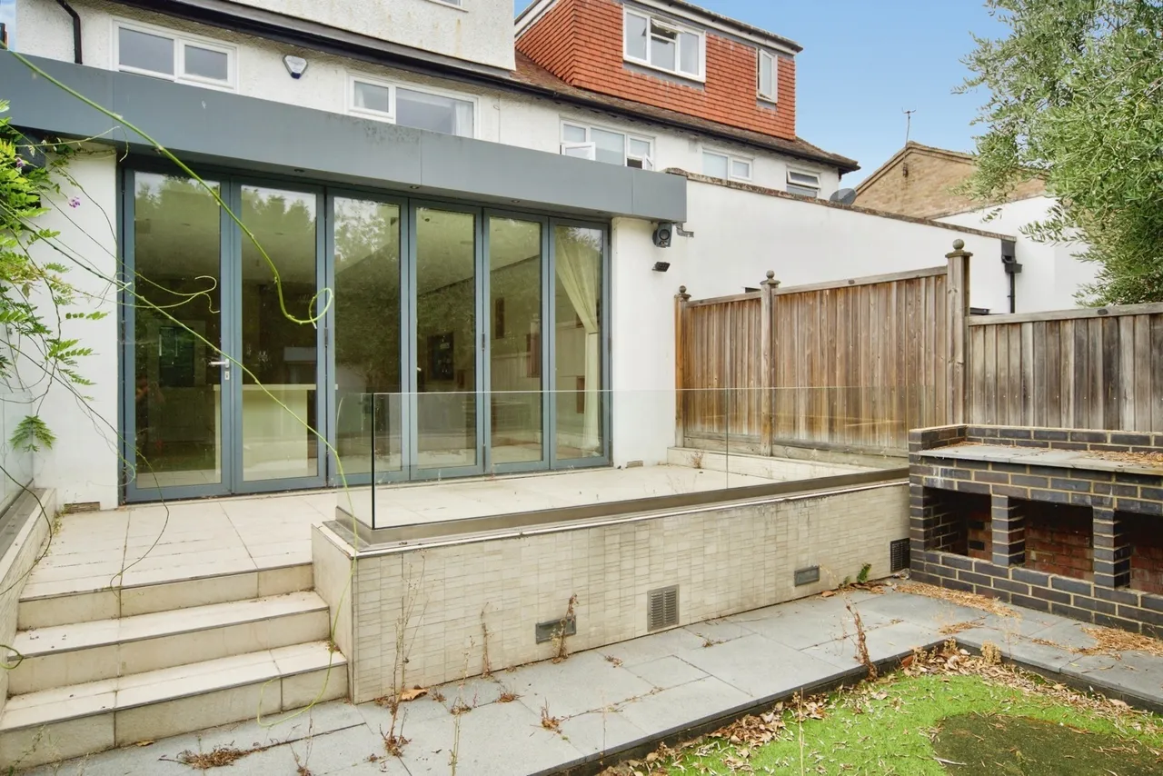 Buckingham Road, London, E11, photo 25