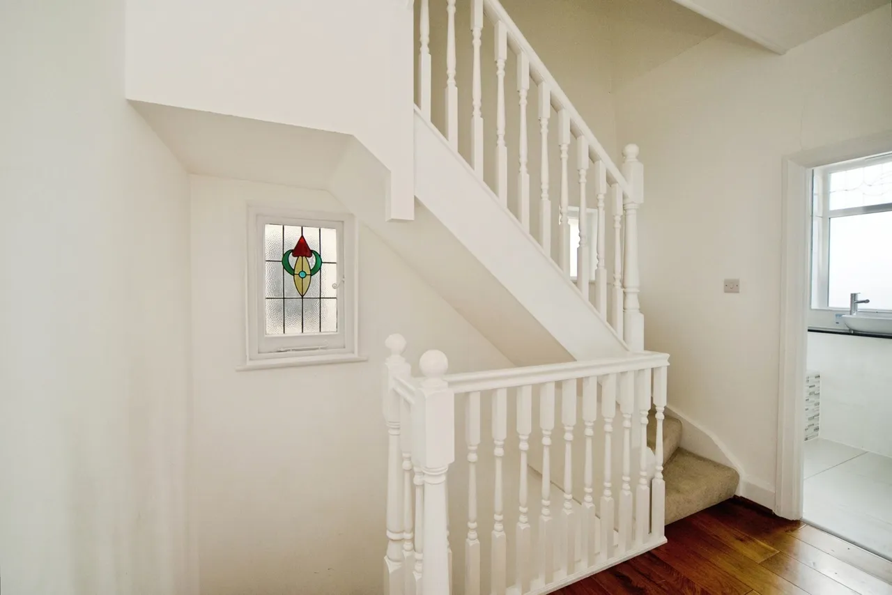 Buckingham Road, London, E11, photo 20