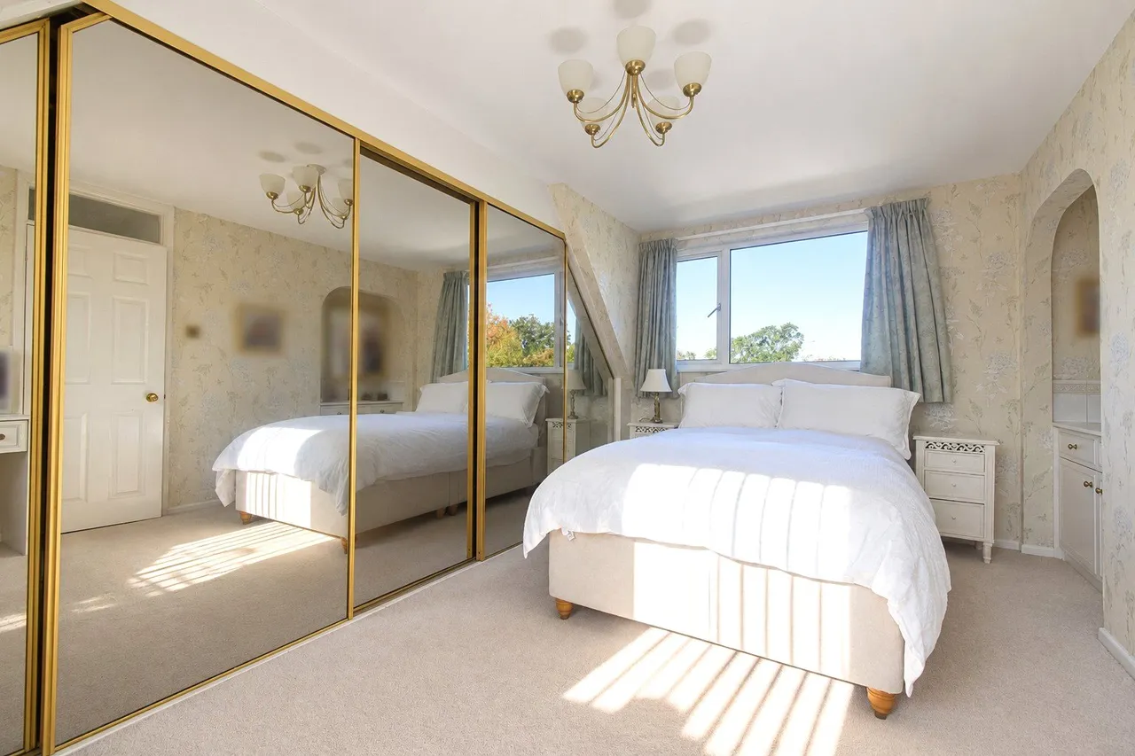 Newnham Road, Hook, RG27, photo 7