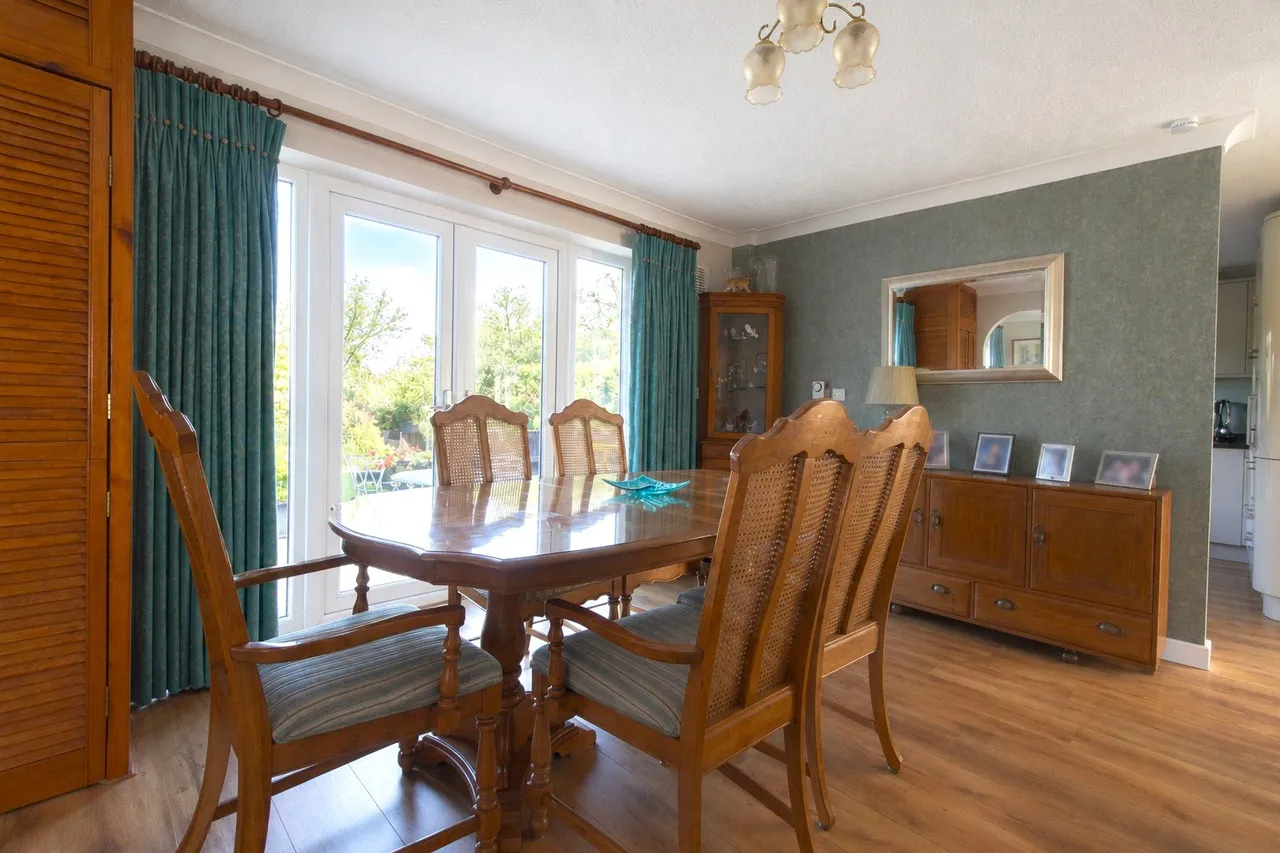 Newnham Road, Hook, RG27, photo 6
