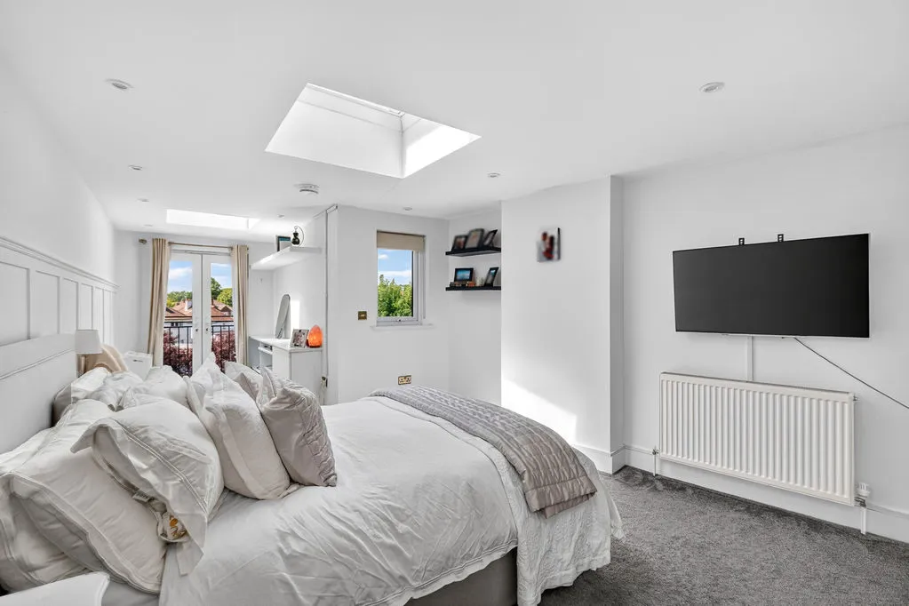 Binfield Road, Byfleet KT14 7PN, photo 16