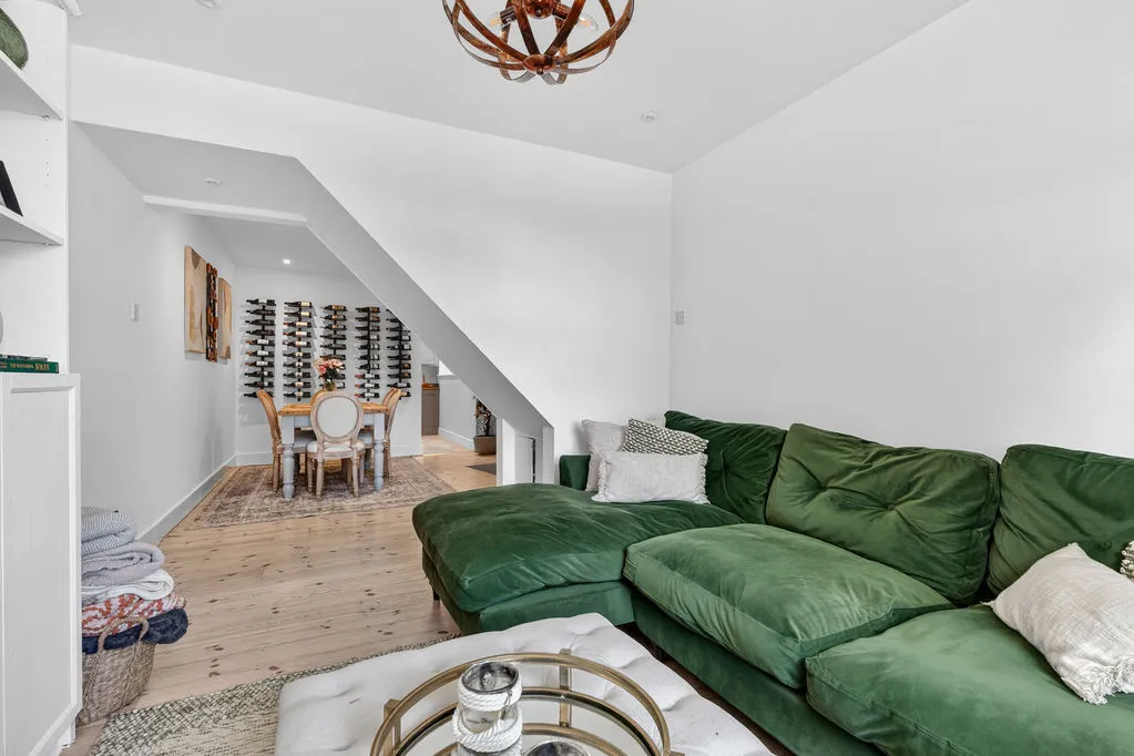 Binfield Road, Byfleet KT14 7PN, photo 11
