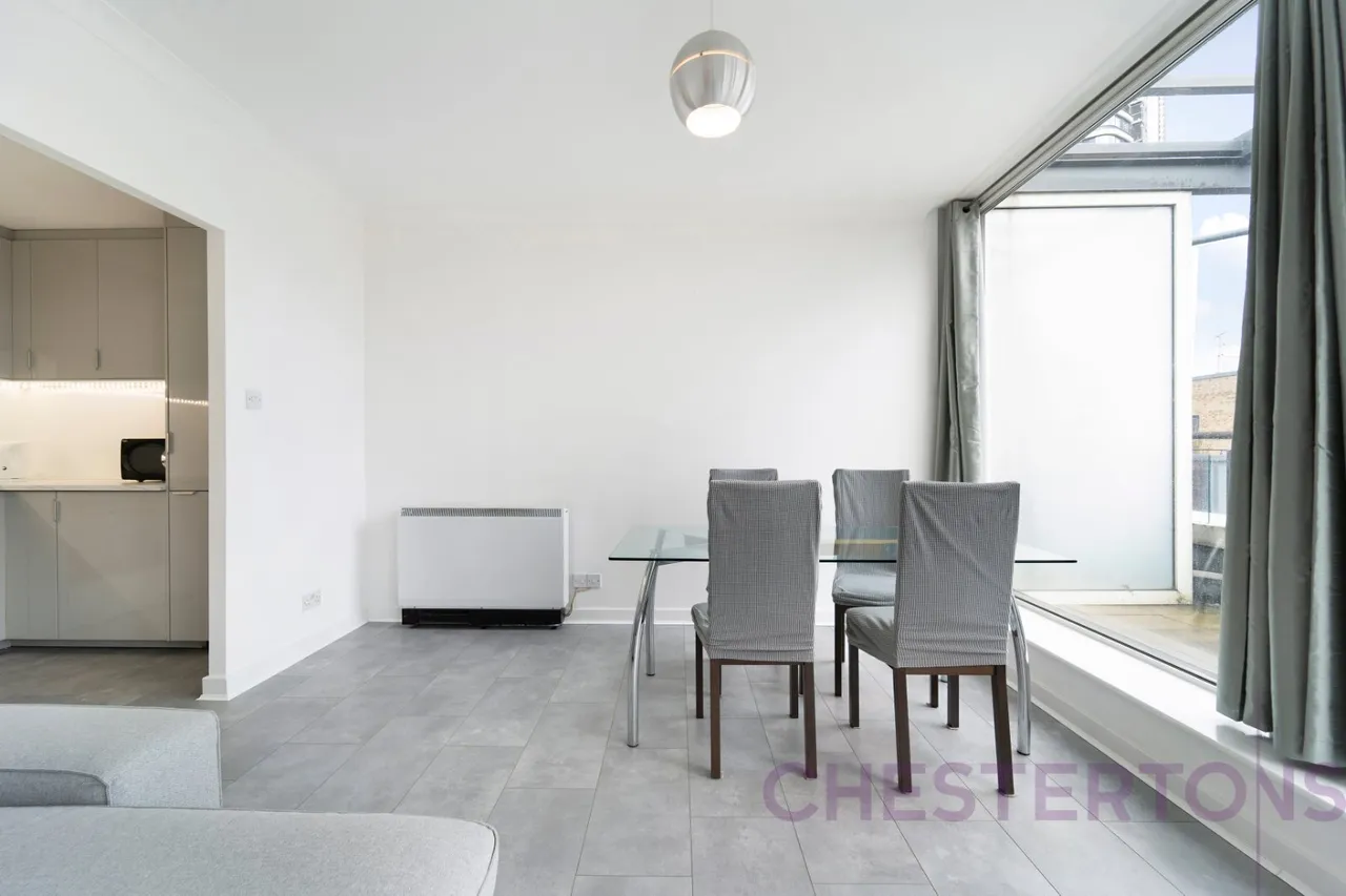 3 bed flat to rent, Boardwalk Place, London, E14