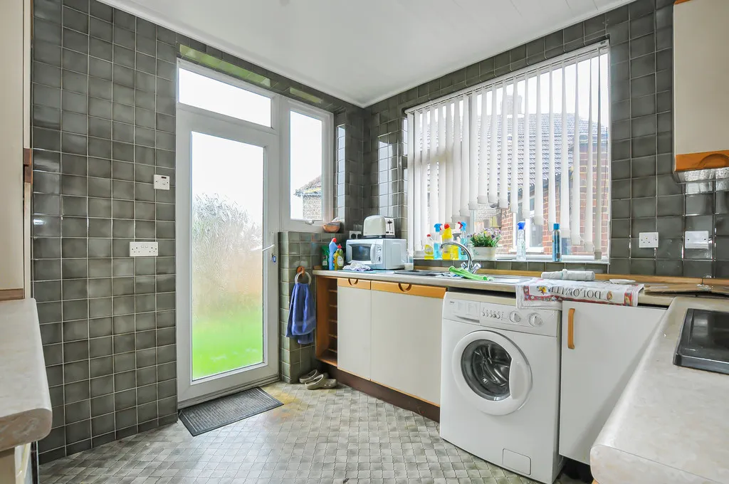 Long Lane, Hillingdon, UB10, photo 3