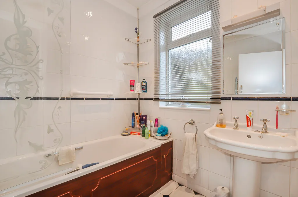 Long Lane, Hillingdon, UB10, photo 19