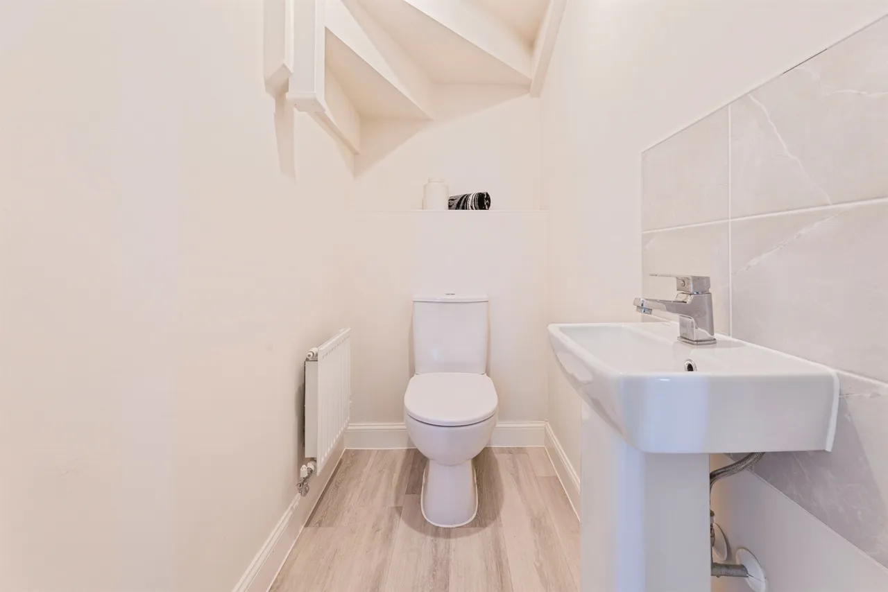 Sweet Gum Way, St. Neots, PE19, photo 9