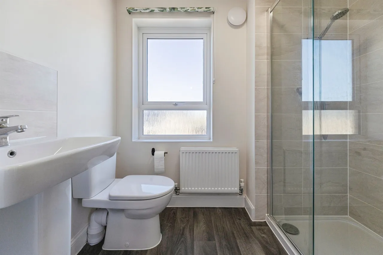 Sweet Gum Way, St. Neots, PE19, photo 17