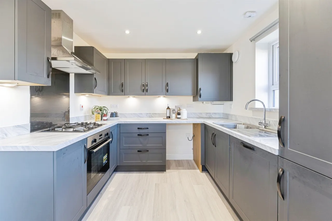 Sweet Gum Way, St. Neots, PE19, photo 6