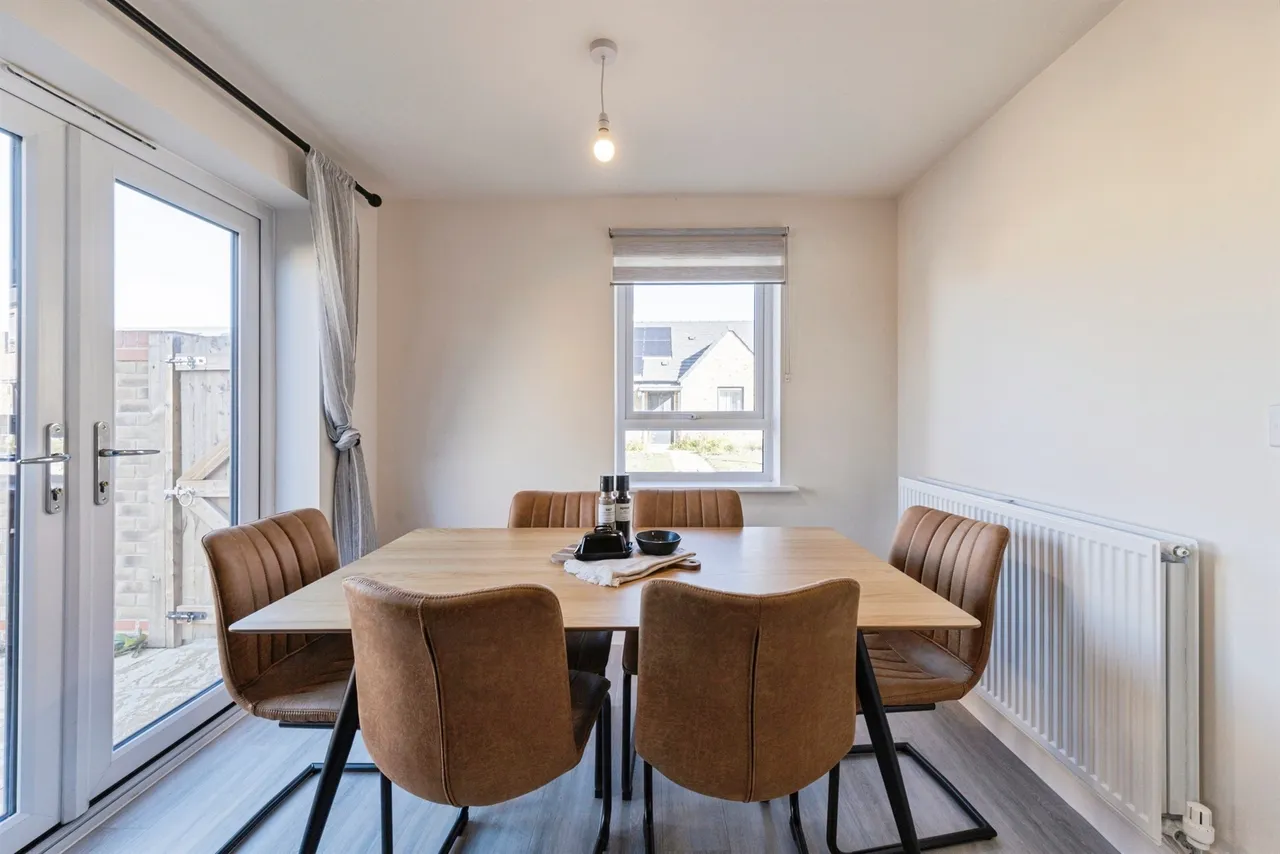 Sweet Gum Way, St. Neots, PE19, photo 8