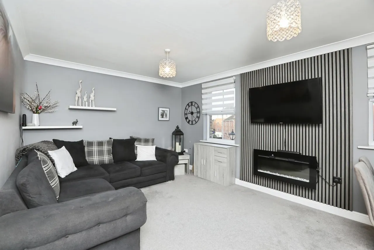 2 bed flat for sale — Amethyst Drive, Sittingbourne, Kent, ME10