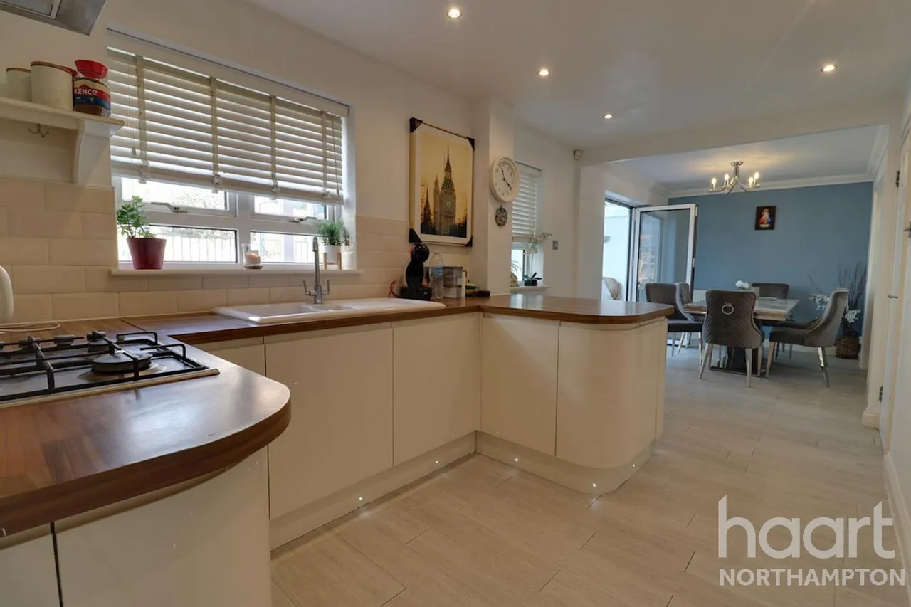 Campanula Close, Northampton, NN3, photo 6