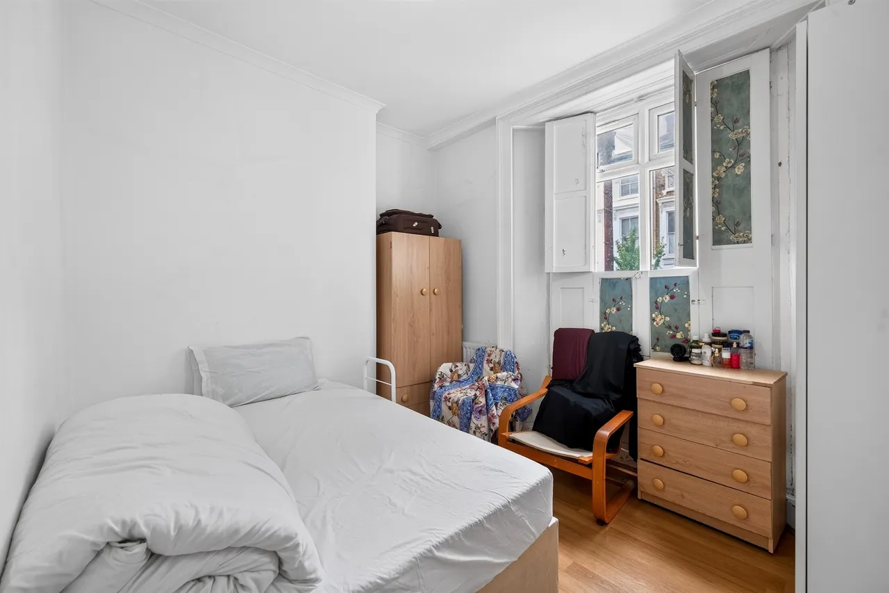 Woodstock Grove, London, W12, photo 9