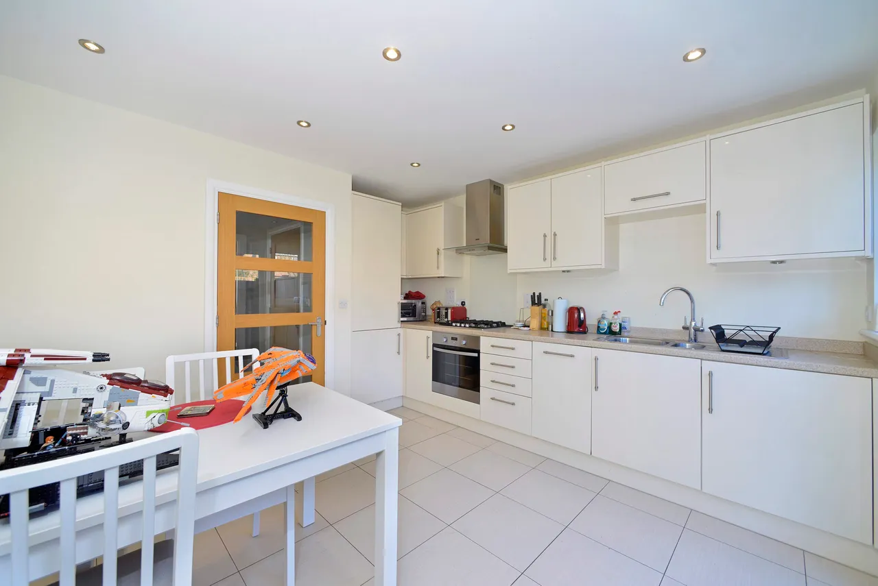 Langborough Court, Godalming, GU7, photo 4