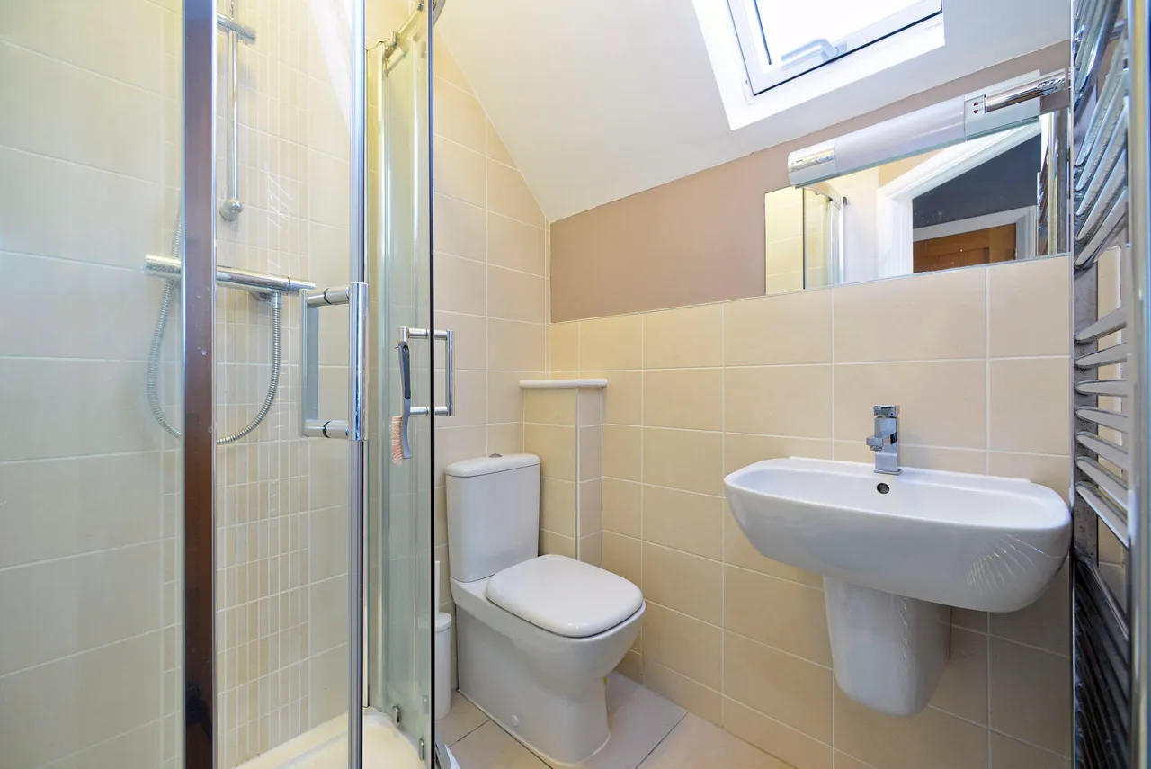 Langborough Court, Godalming, GU7, photo 10