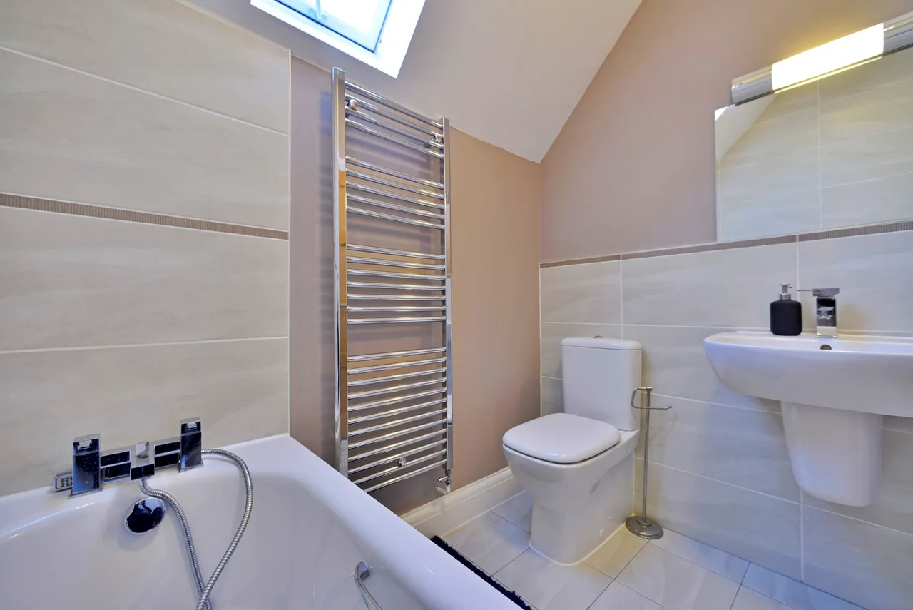 Langborough Court, Godalming, GU7, photo 9