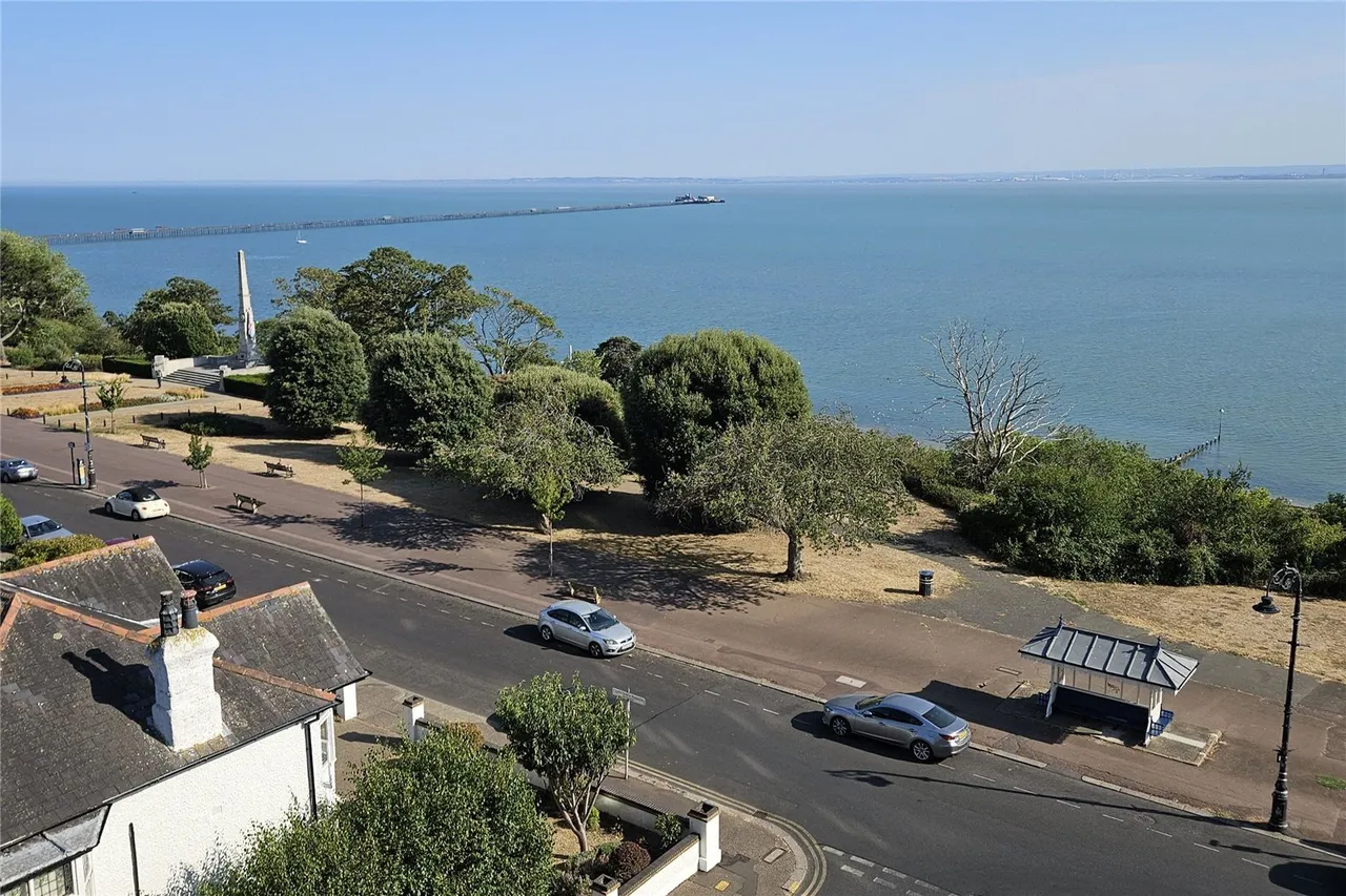 Westcliff Parade, Westcliff-on-Sea, Essex, SS0, photo 4