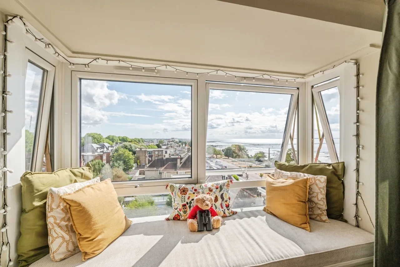 2 bed flat for sale — Westcliff Parade, Westcliff-on-Sea, Essex, SS0