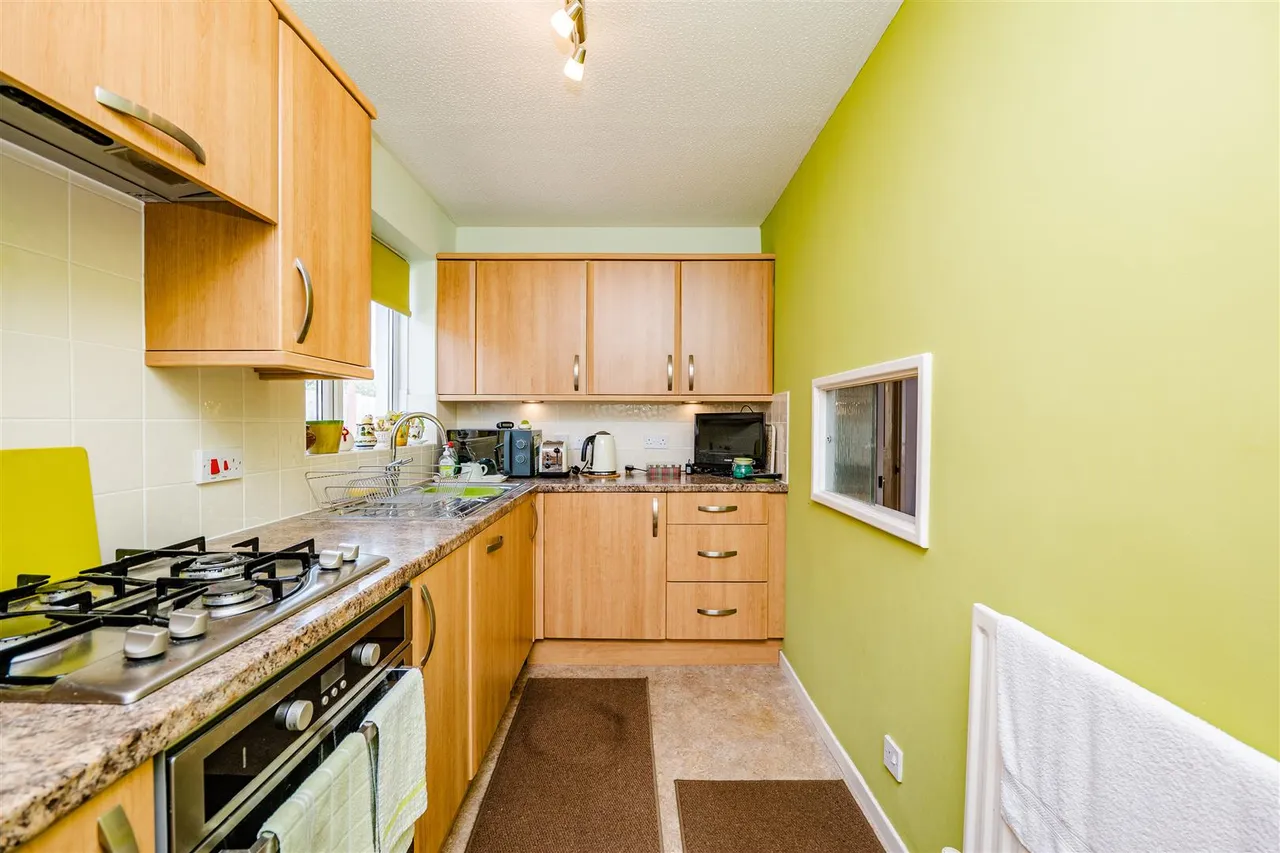 Enfield Drive, Barry, CF62 8NU, photo 3