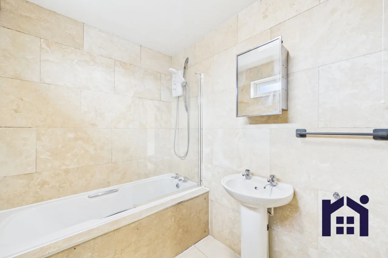 Manor House Close, Leyland, PR26 7TX, photo 14