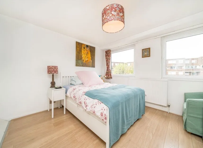 Justin Close, Brentford, TW8, photo 6
