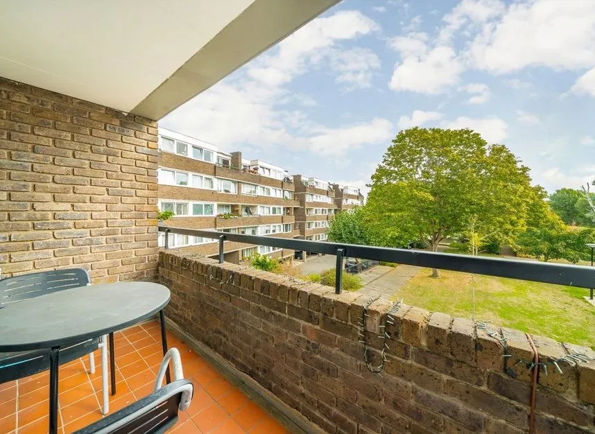 Justin Close, Brentford, TW8, photo 7