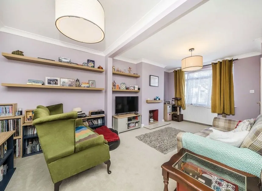 Eastcote Avenue, West Molesey, KT8, photo 2