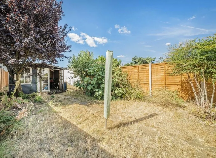 Eastcote Avenue, West Molesey, KT8, photo 4