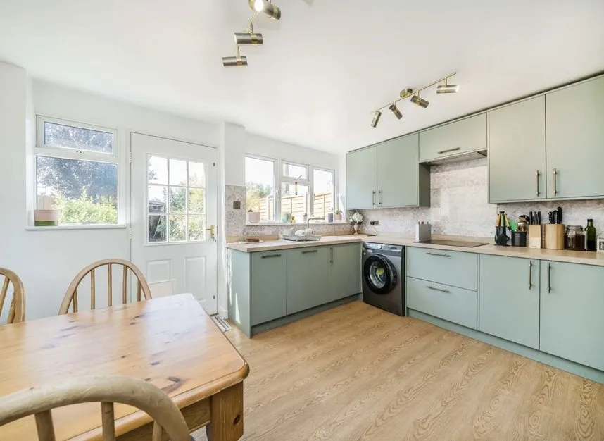 Eastcote Avenue, West Molesey, KT8, photo 3