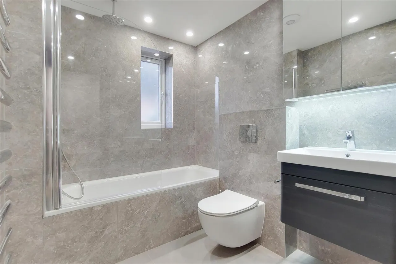 Fitzjohns Avenue, London, photo 10