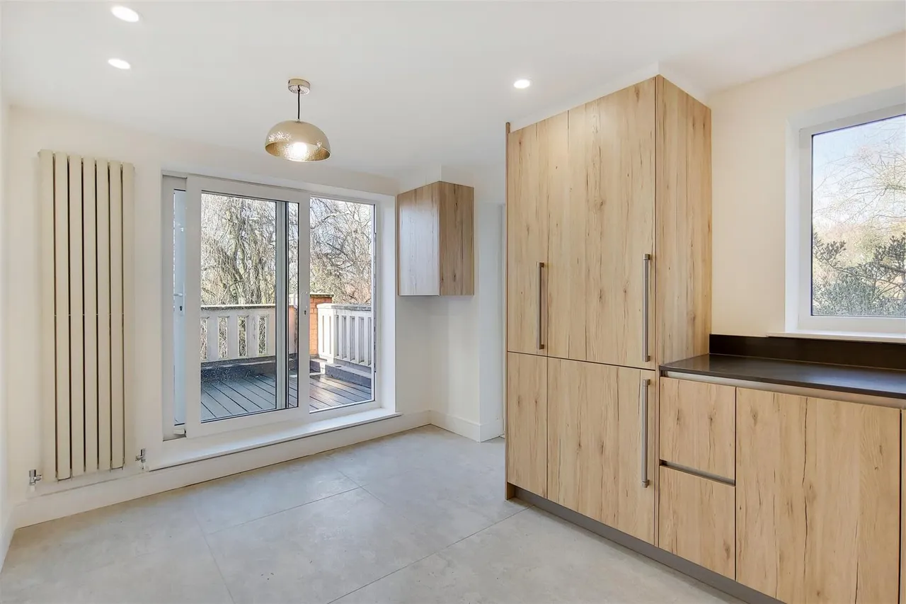 Fitzjohns Avenue, London, photo 4