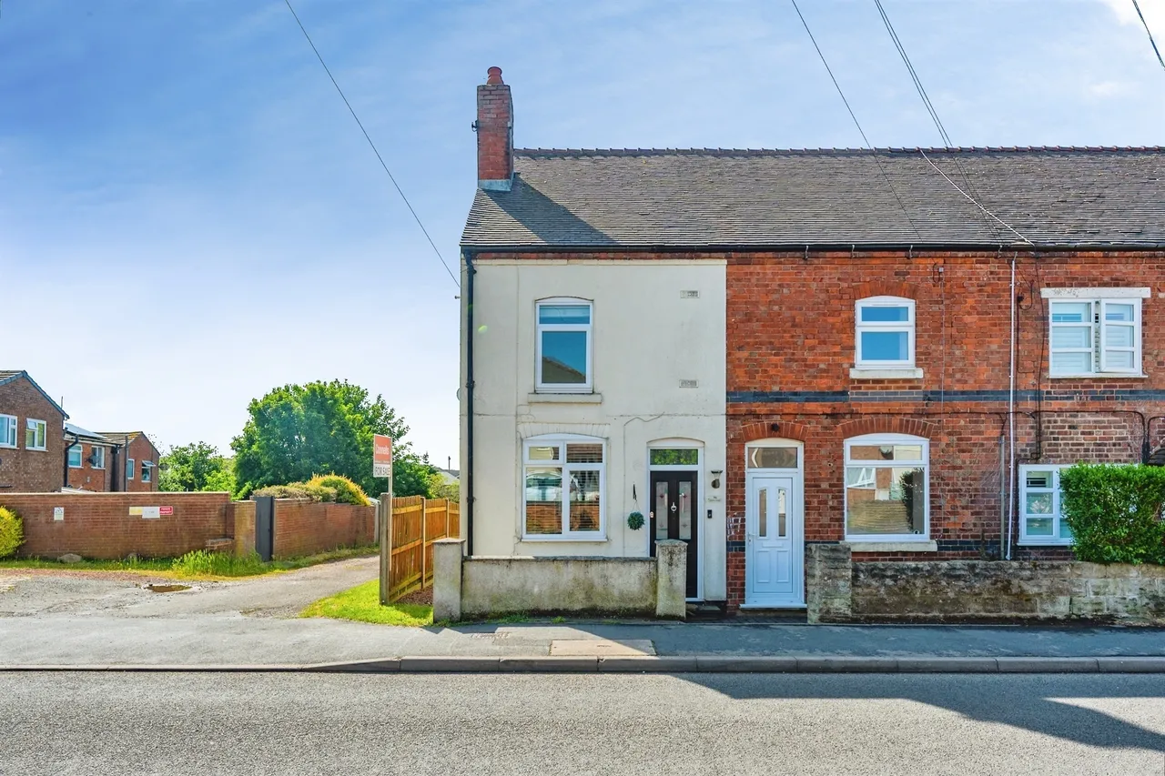 2 bed house for sale — Queen Street, Burntwood