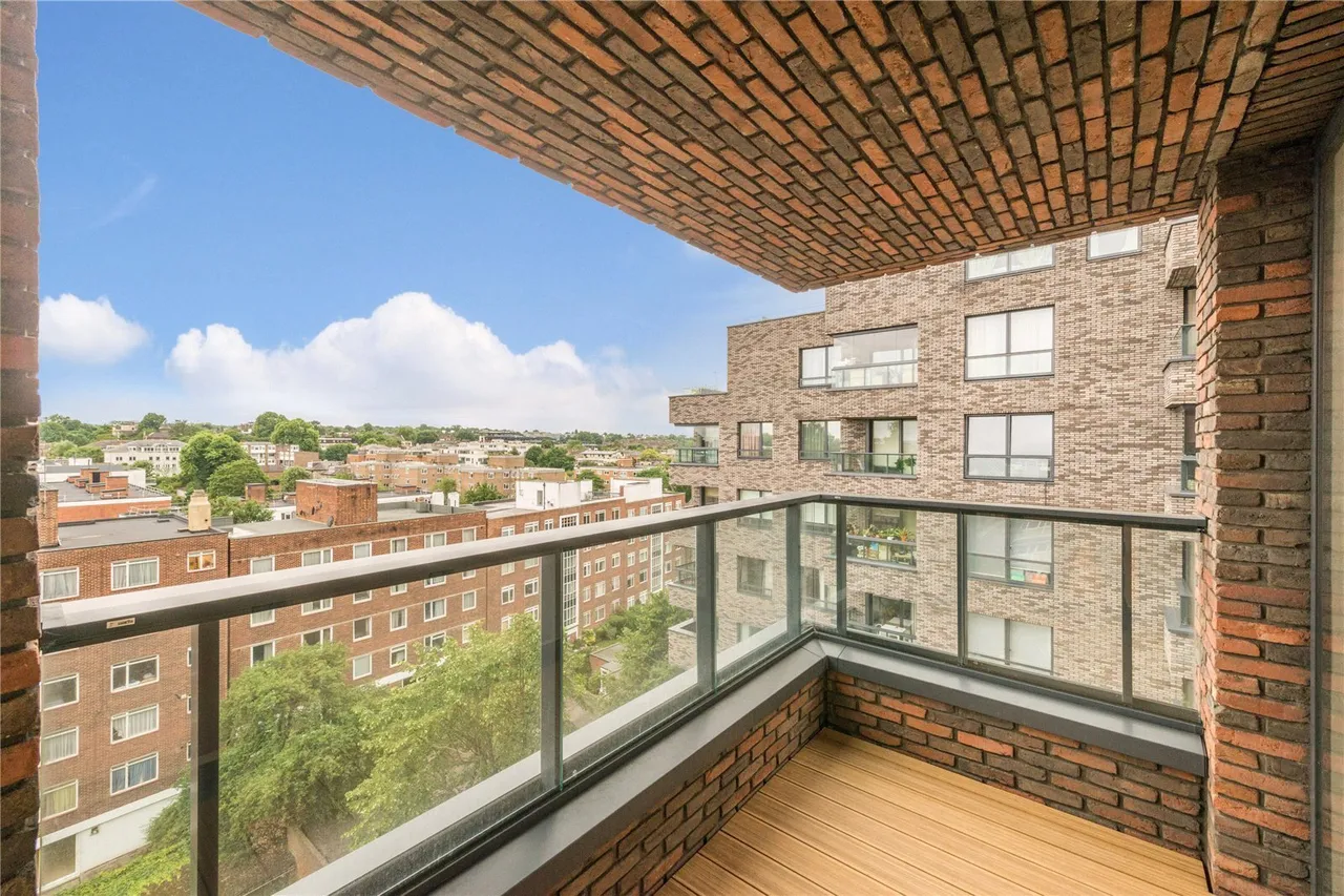 Upper Richmond Road, London, SW15, photo 6